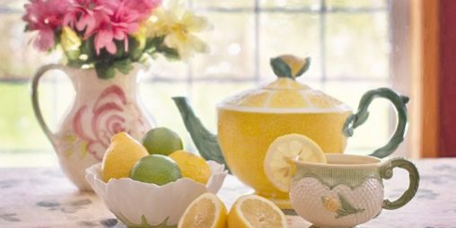 tea-783352__340 acqua e limone al mattino